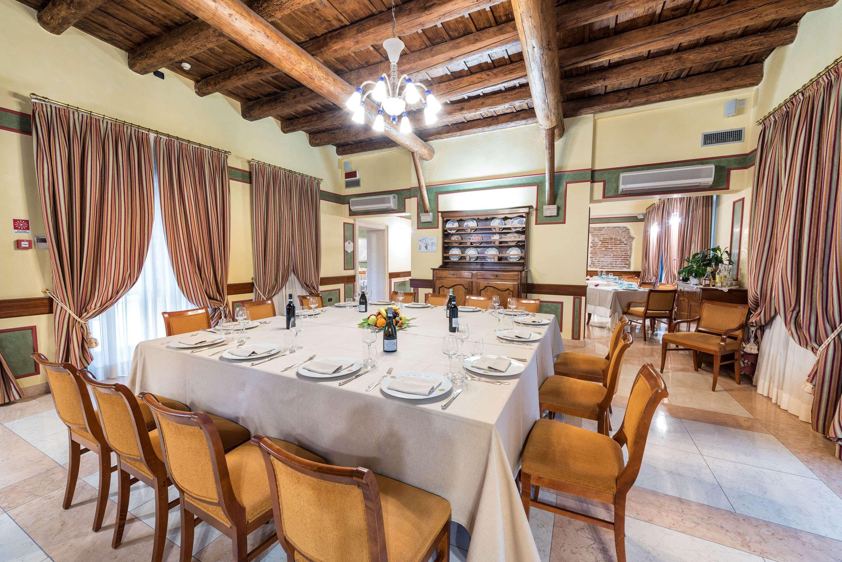 Hotel Villa Malaspina Castel de Azzano Bagian luar foto