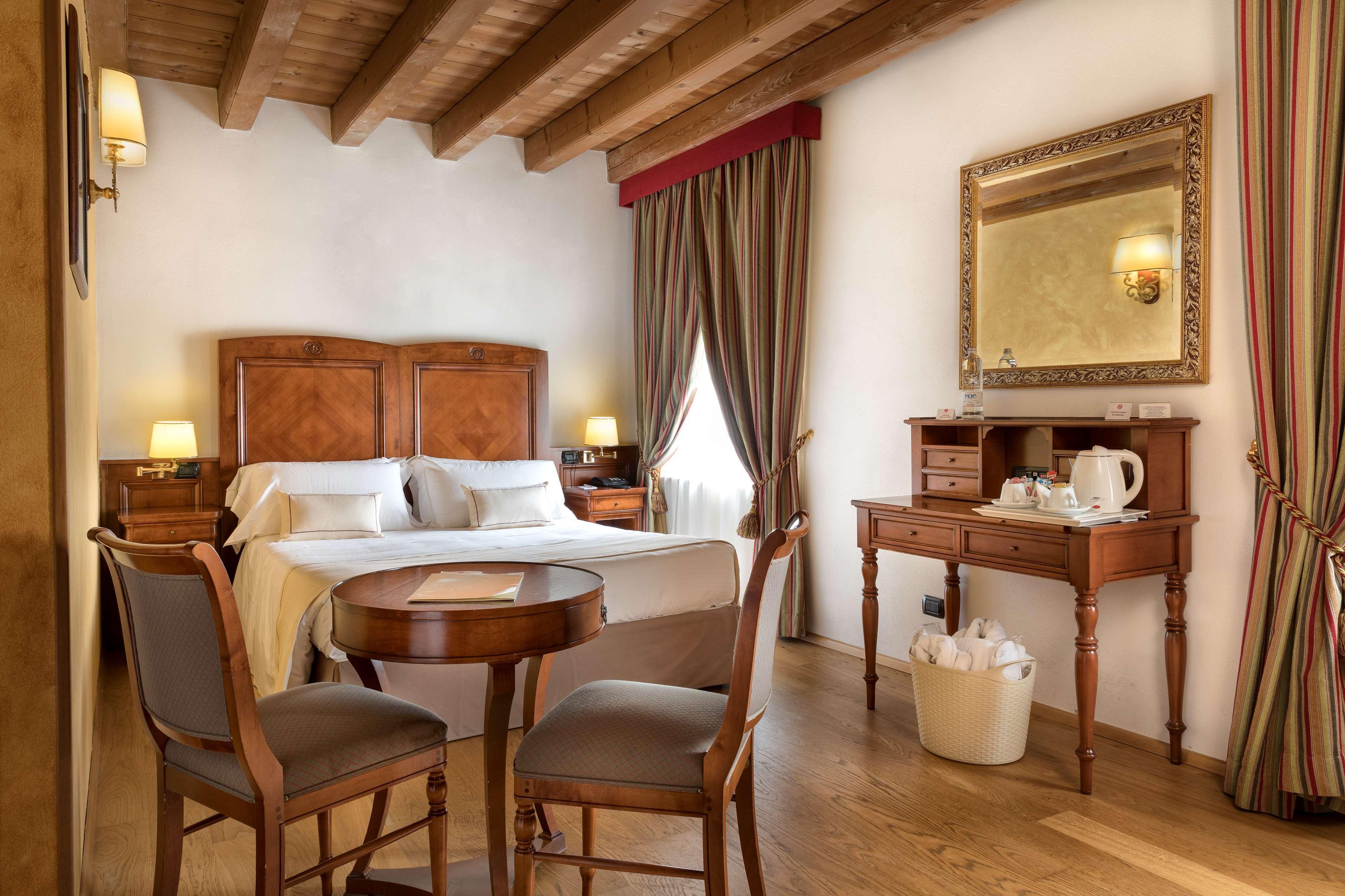 Hotel Villa Malaspina Castel de Azzano Bagian luar foto