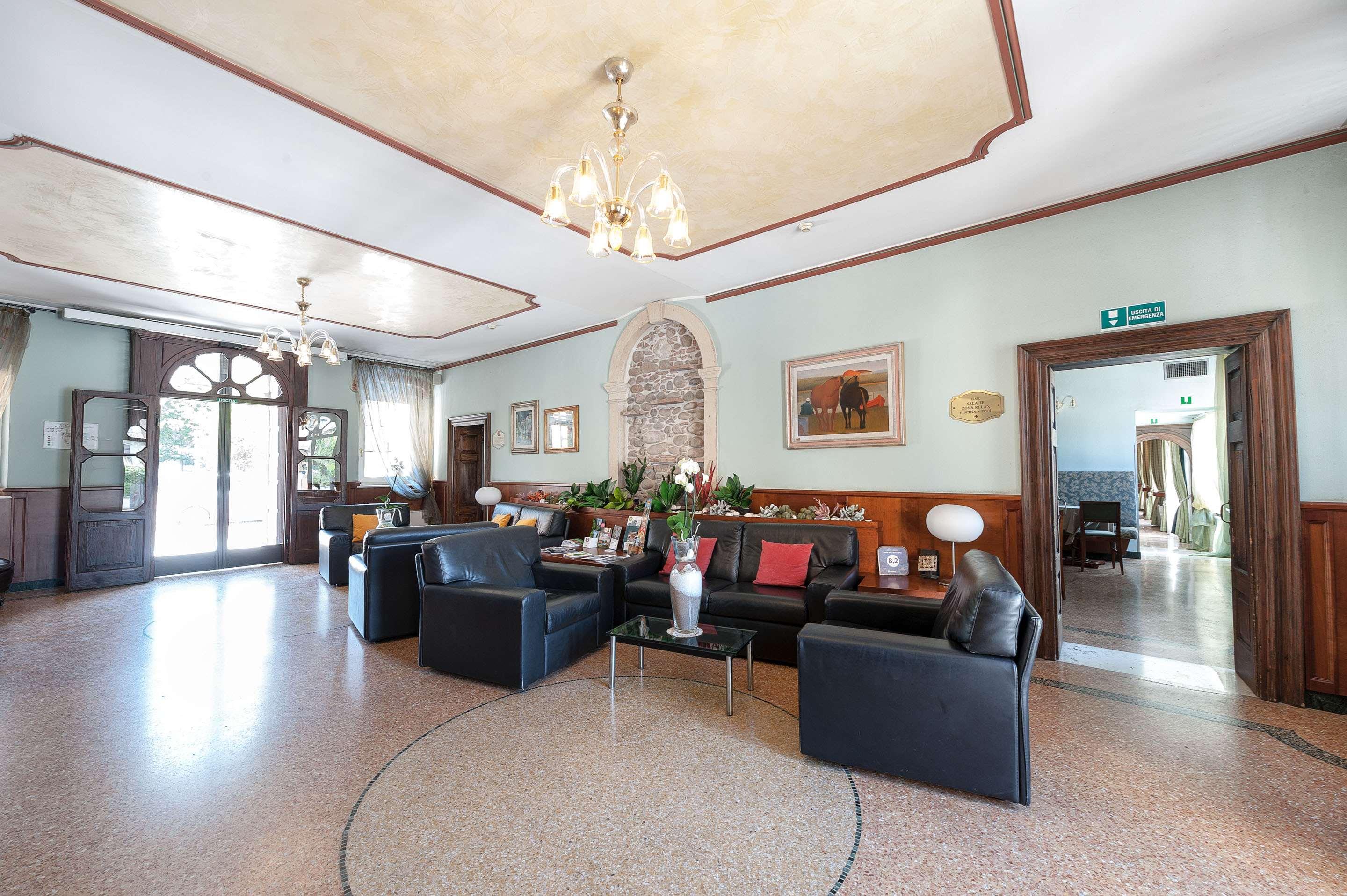 Hotel Villa Malaspina Castel de Azzano Bagian luar foto