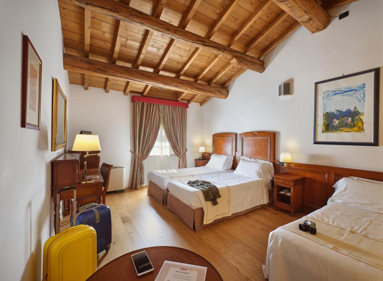 Hotel Villa Malaspina Castel de Azzano Bagian luar foto